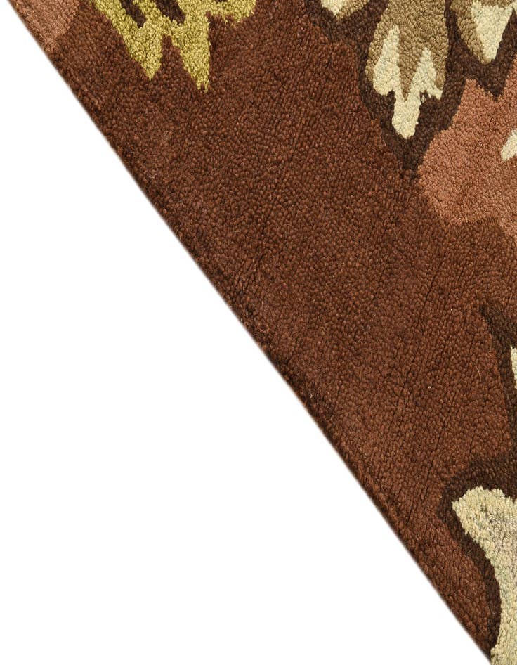 Detail image of  3' 11 x 5' 10 Agra Wool Rug