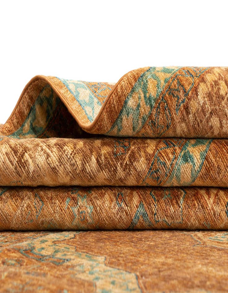 Detail image of  7' x 10' Amina Wool Rug