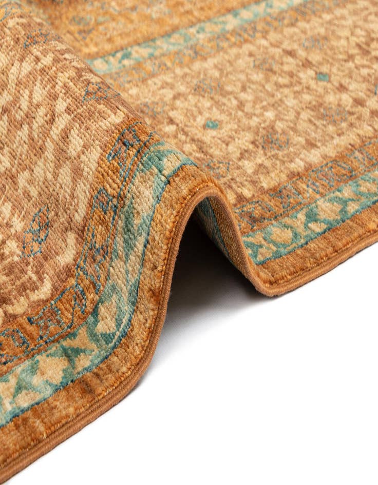 Detail image of  7' x 10' Amina Wool Rug