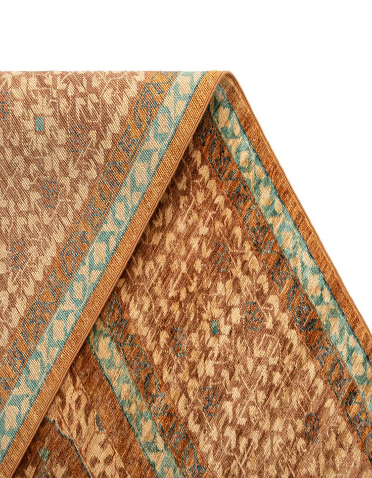 Detail image of  7' x 10' Amina Wool Rug