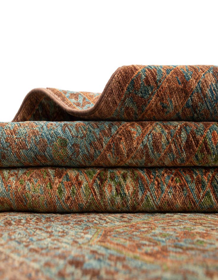 Detail image of  6' 11 x 9' 8 Amina Rug