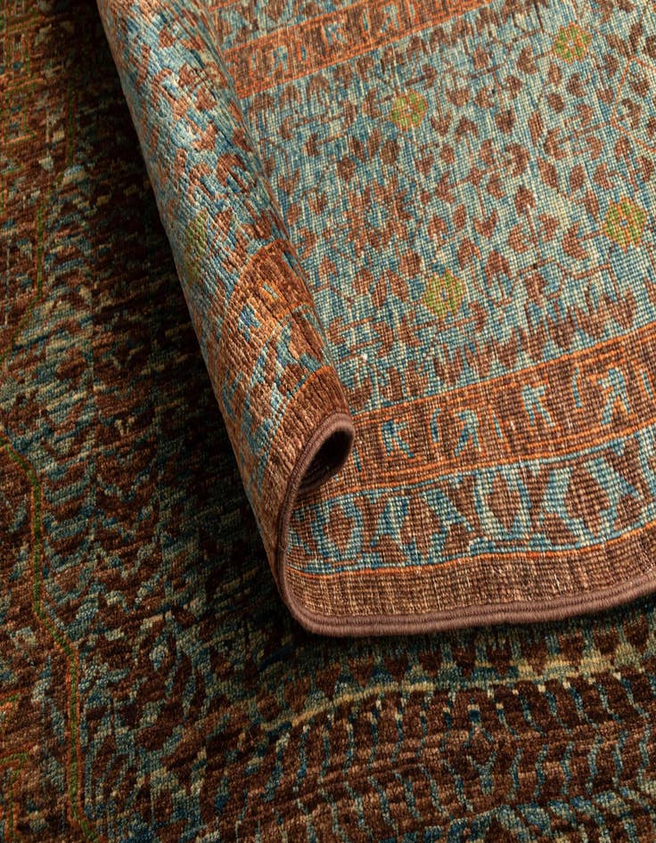 Detail image of  6' 11 x 9' 8 Amina Rug