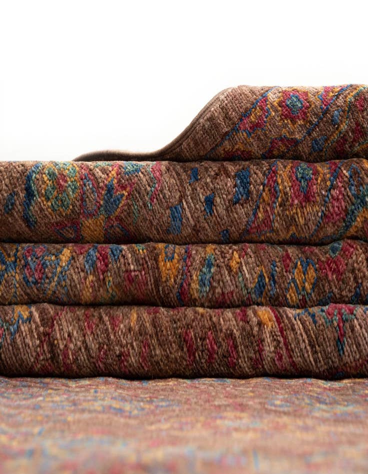 Detail image of  8' x 10' 10 Amina Wool Rug