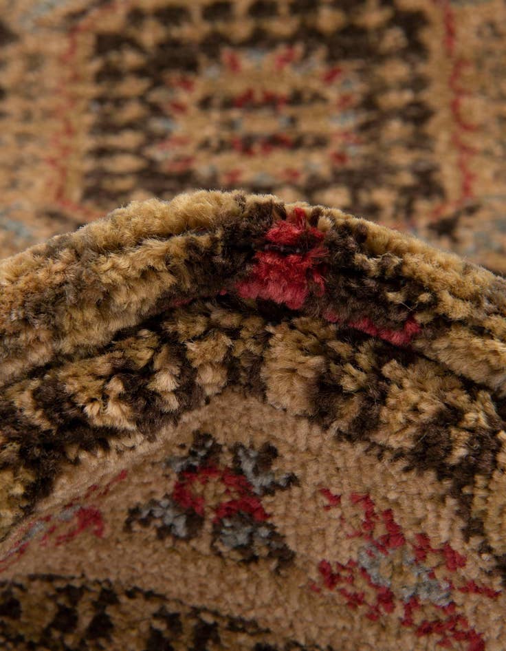 Detail image of  5' x 8' Amina Rug