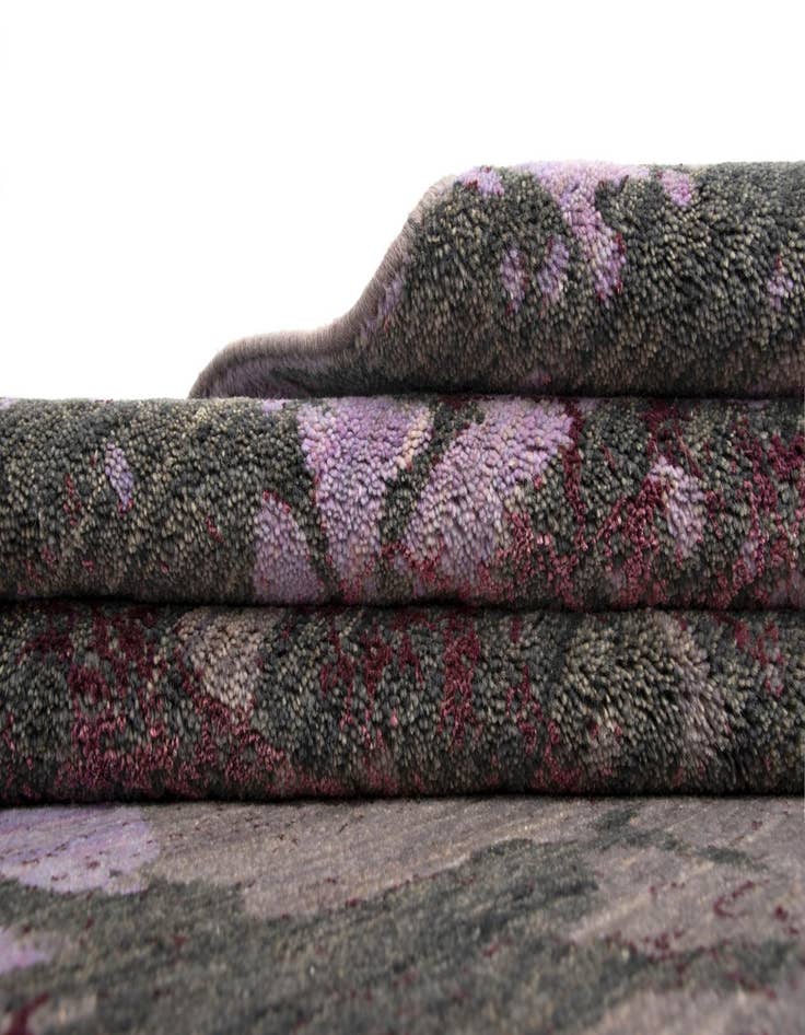 Detail image of  5' 7 x 7' 9 Anar Wool Rug