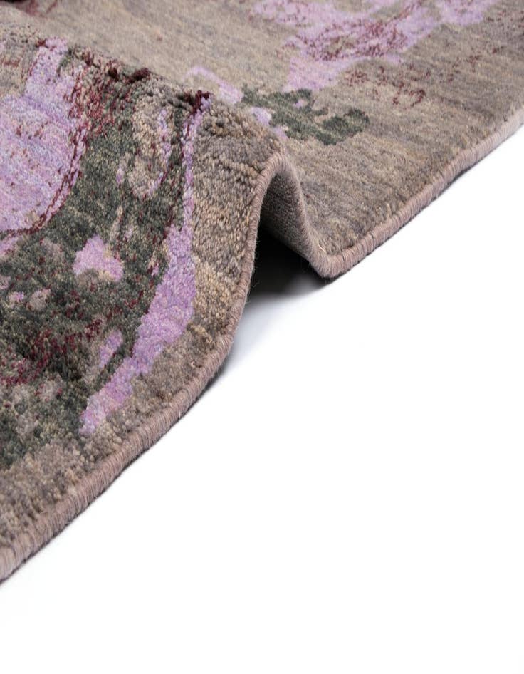 Detail image of  5' 7 x 7' 9 Anar Wool Rug