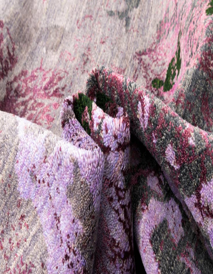 Detail image of  5' 7 x 7' 9 Anar Wool Rug