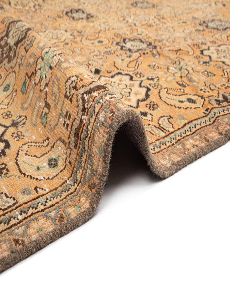 Detail image of  7' 7 x 10' 10 Arak Wool Rug