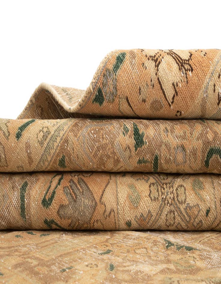 Detail image of  5' 8 x 8' 11 Arak Wool Rug