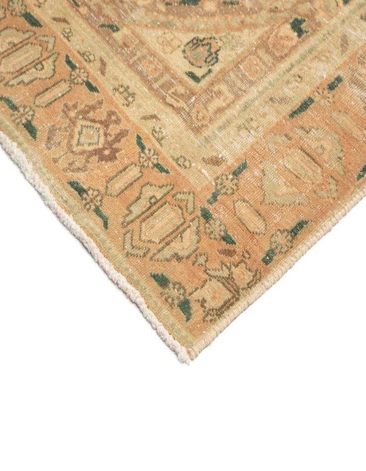 Detail image of  5' 8 x 8' 11 Arak Wool Rug