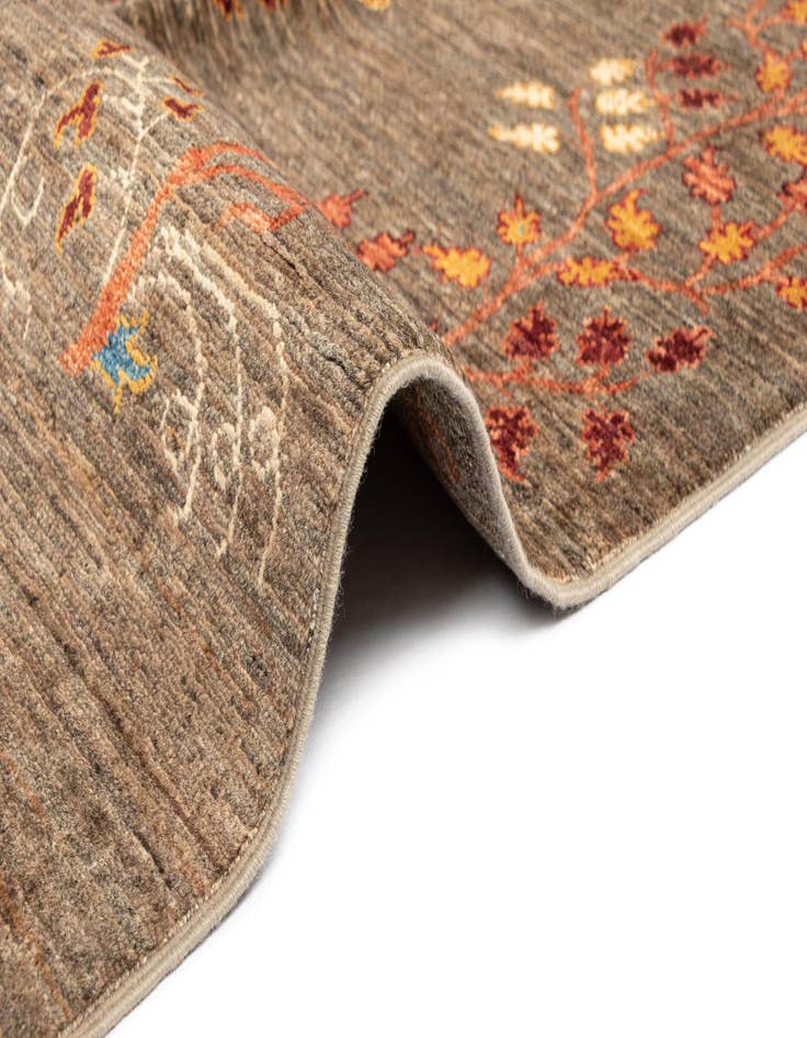 Detail image of  6' 9 x 9' 6 Ariana Wool Rug