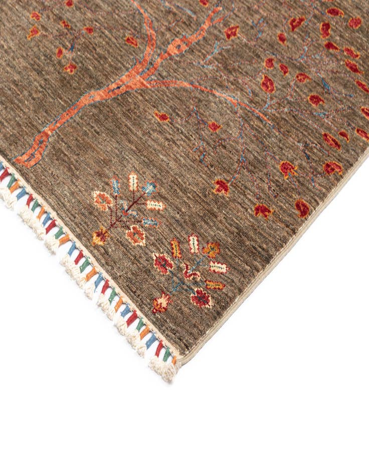Detail image of  6' 9 x 9' 6 Ariana Wool Rug
