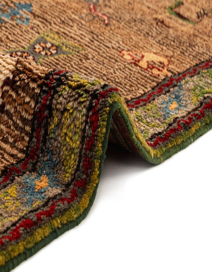 Detail image of  4' 11 x 6' 6 Avanos Rug