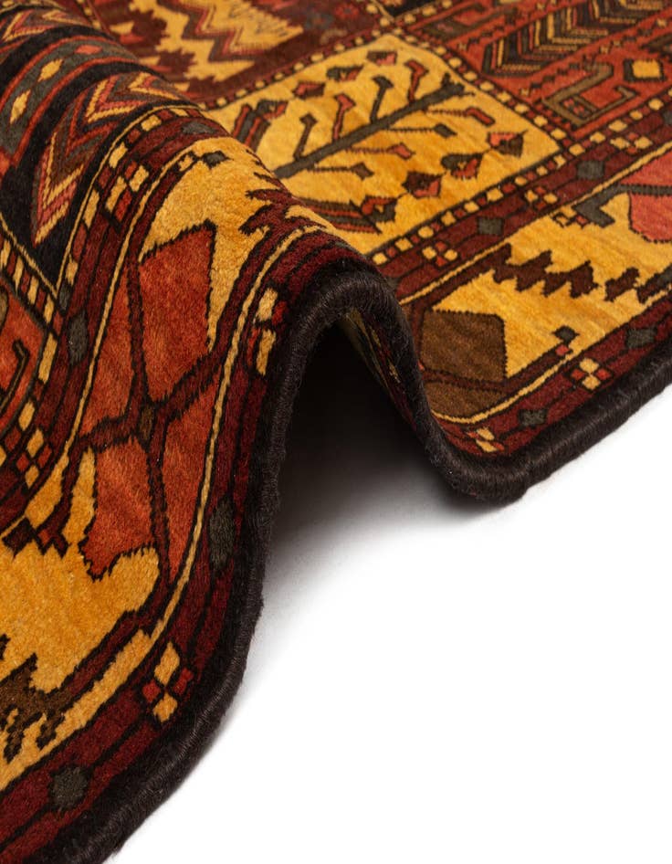 Detail image of  6' 9 x 9' 6 Bachtiar Wool Rug