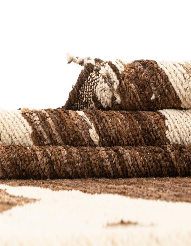 Detail image of  9' 3 x 11' 3  Hand Knotted Beni Marok Rug