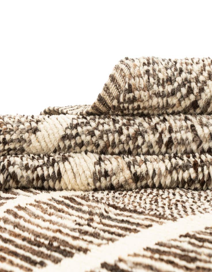 Detail image of  9' 1 x 11' 11  Hand Knotted Beni Marok Rug