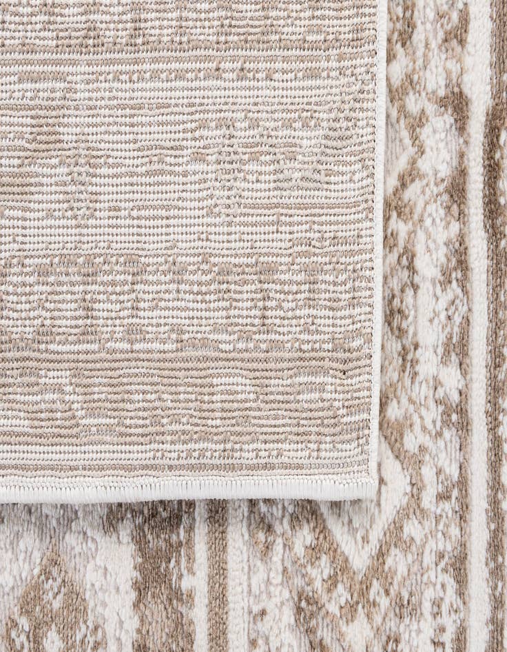 Detail image of  5' x 7' 7 Caspian Rug