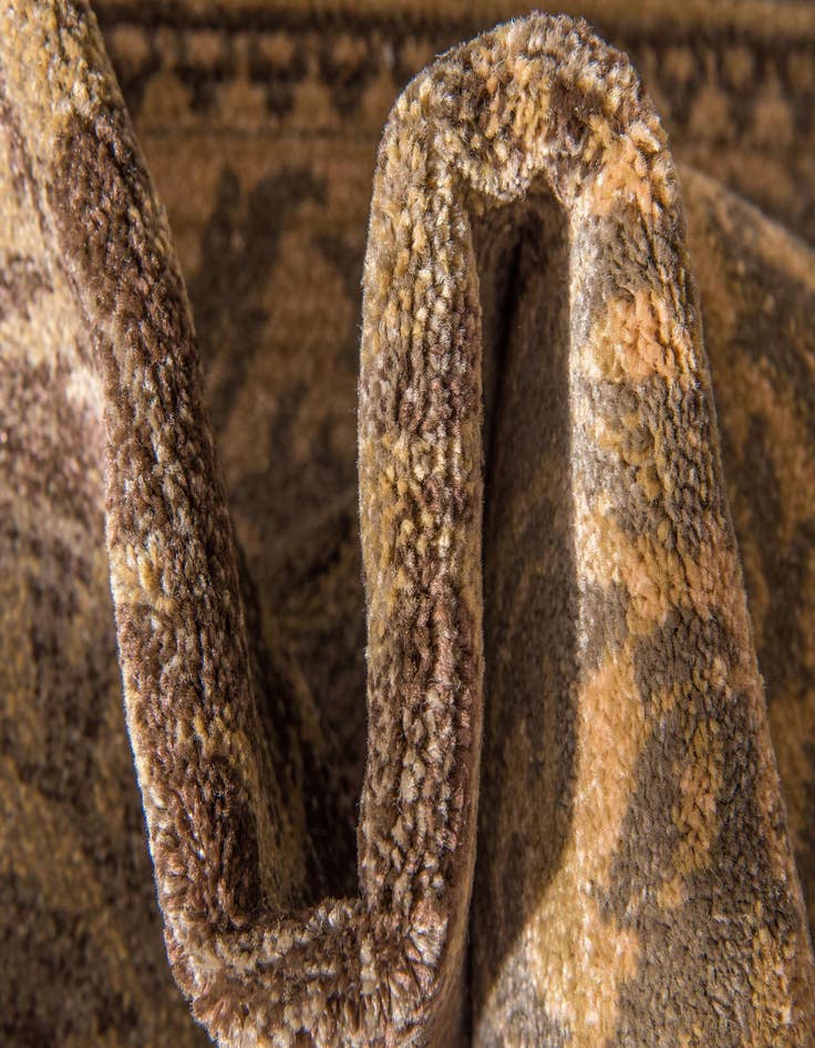 Detail image of 8' x 11' Chateau Rug