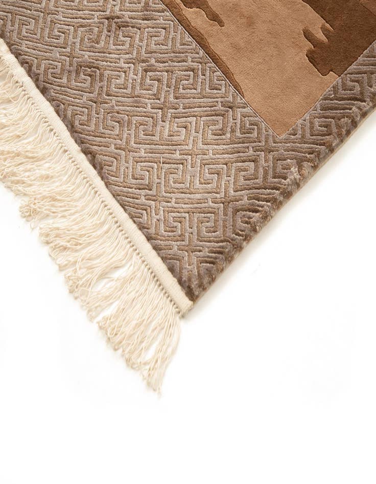 Detail image of  2' x 4' China Silk Rug