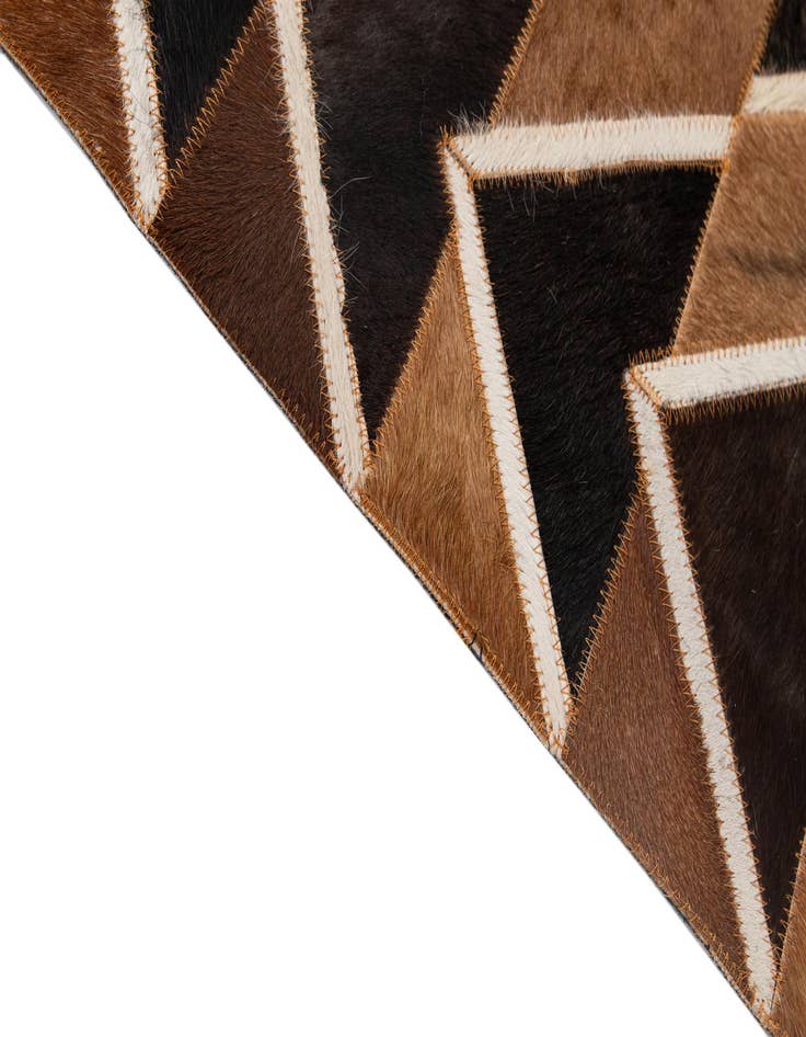 Detail image of  5' 1 x 8' Cowhide - Patchwork Rug