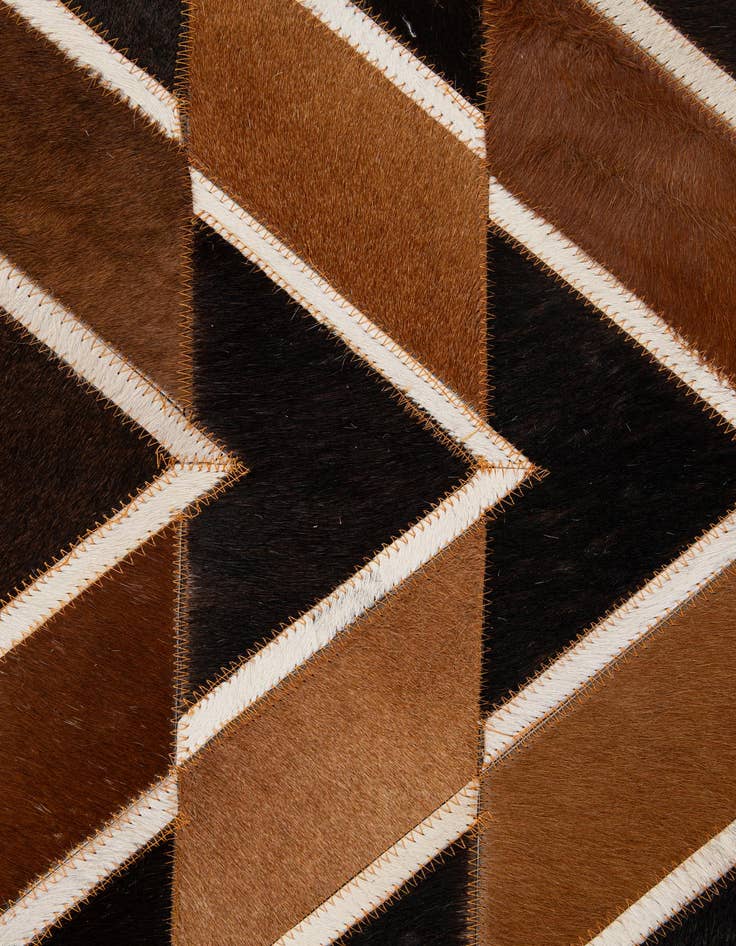 Detail image of  5' 1 x 8' Cowhide - Patchwork Rug