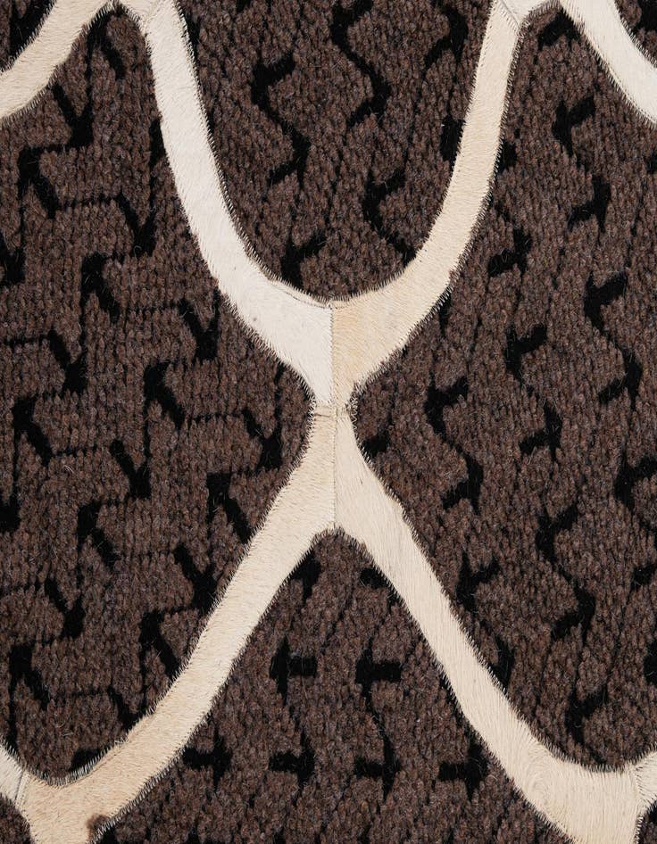 Detail image of  5' 2 x 8' Cowhide - Patchwork Rug