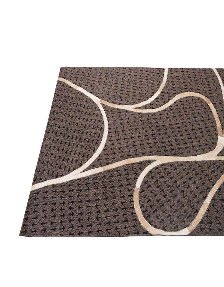 Detail image of  4' 11 x 8' Cowhide - Patchwork Rug