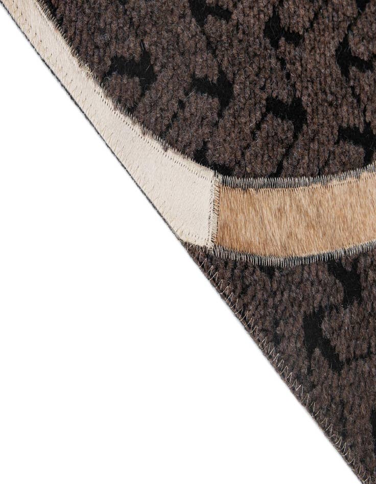 Detail image of  4' 11 x 8' Cowhide - Patchwork Rug