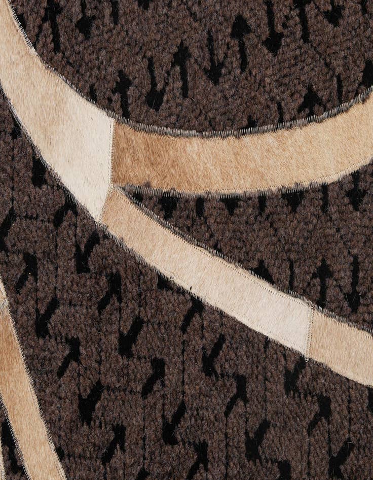 Detail image of  4' 11 x 8' Cowhide - Patchwork Rug