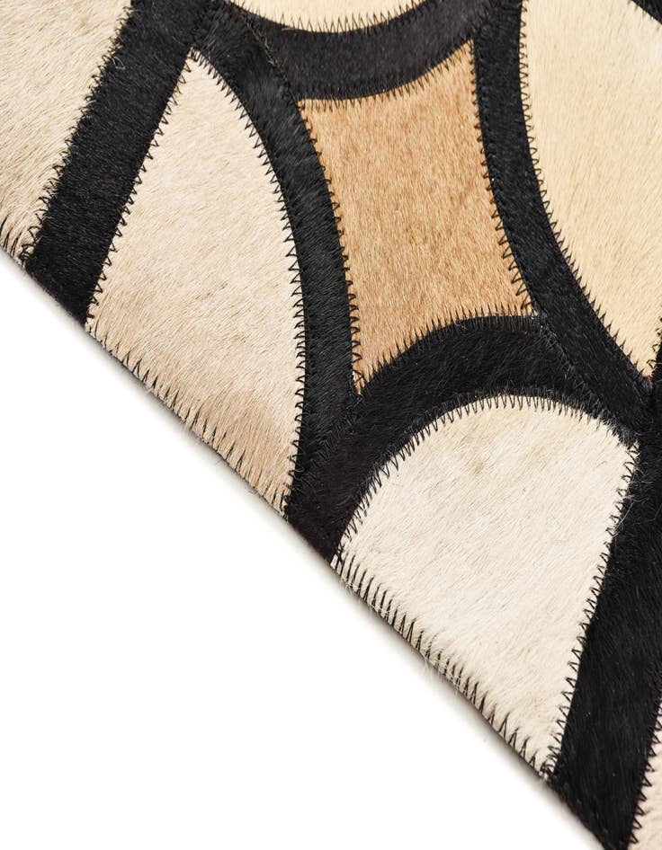 Detail image of  5' x 7' 10 Cowhide Rug