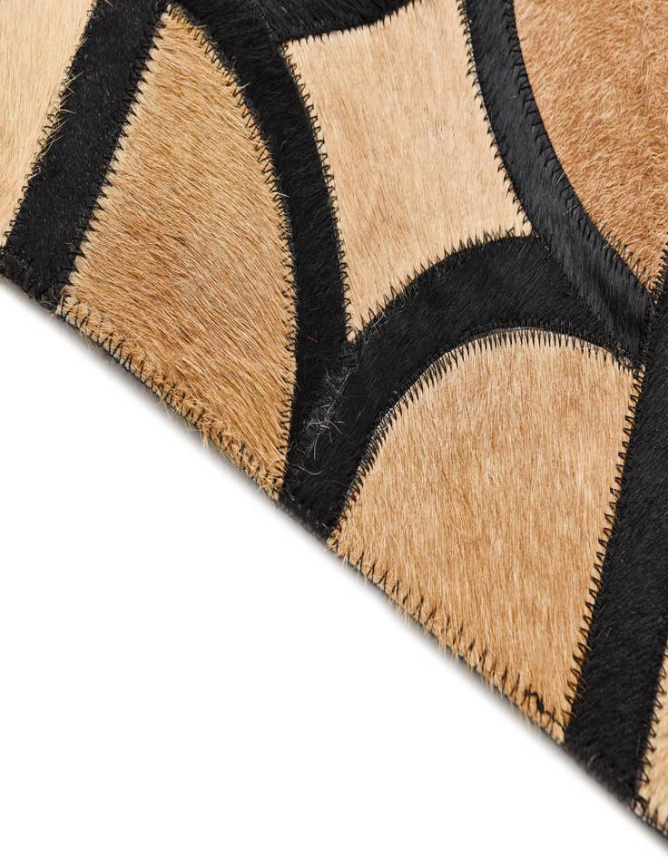 Detail image of  5' x 7' 10 Cowhide Rug
