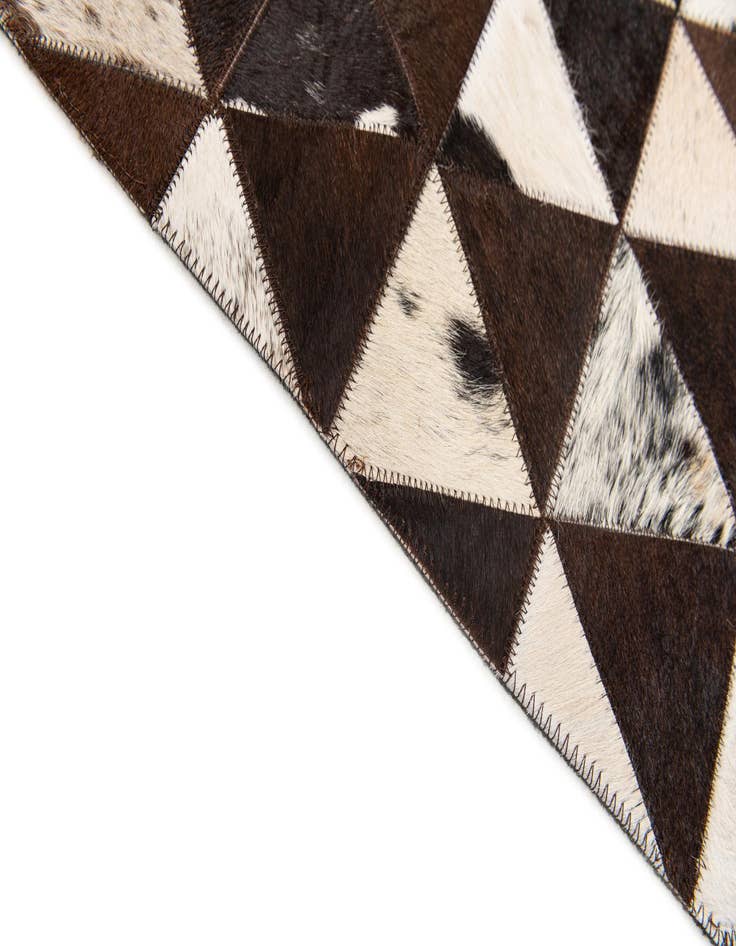 Detail image of  4' 11 x 8' Cowhide Stocks Rug