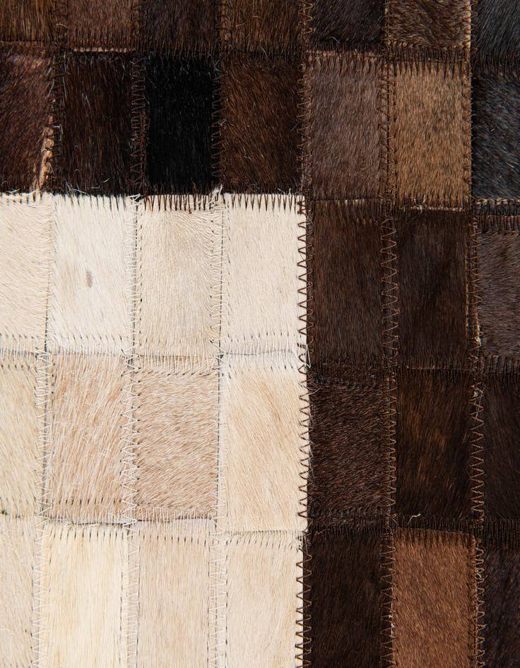 Detail image of  5' x 7' 10 Cowhide Stocks Rug