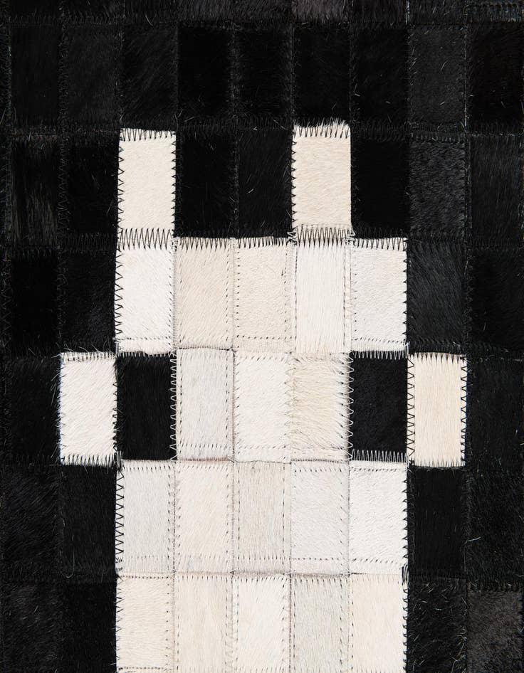 Detail image of  5' x 7' 10 Cowhide Stocks Rug