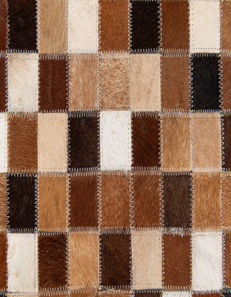 Detail image of  4' 8 x 6' 8 Cowhide Stocks Rug