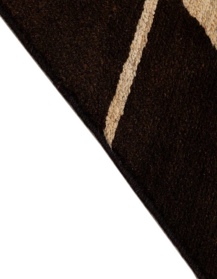 Detail image of  5' 3 x 7' 9  Hand Knotted Darya Wool Rug