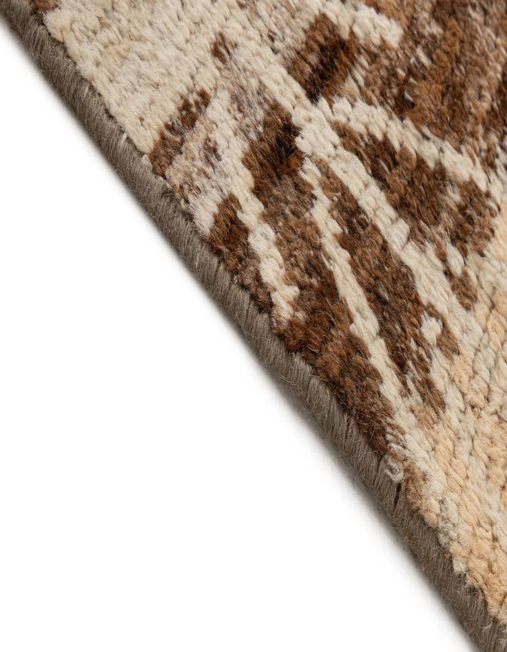 Detail image of  6' 8 x 9' 7  Hand Knotted Darya Wool Rug