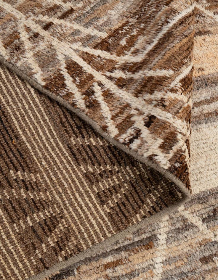 Detail image of  6' 8 x 9' 7  Hand Knotted Darya Wool Rug