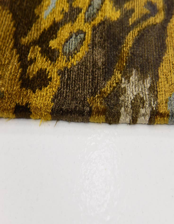 Detail image of  5' 8 x 8' 3  Hand Knotted Darya Rug