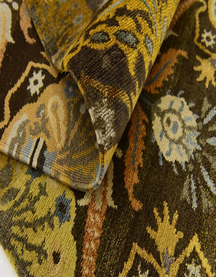 Detail image of  5' 8 x 8' 3  Hand Knotted Darya Rug
