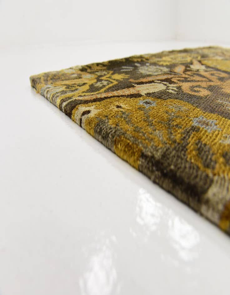 Detail image of  5' 8 x 8' 3  Hand Knotted Darya Rug