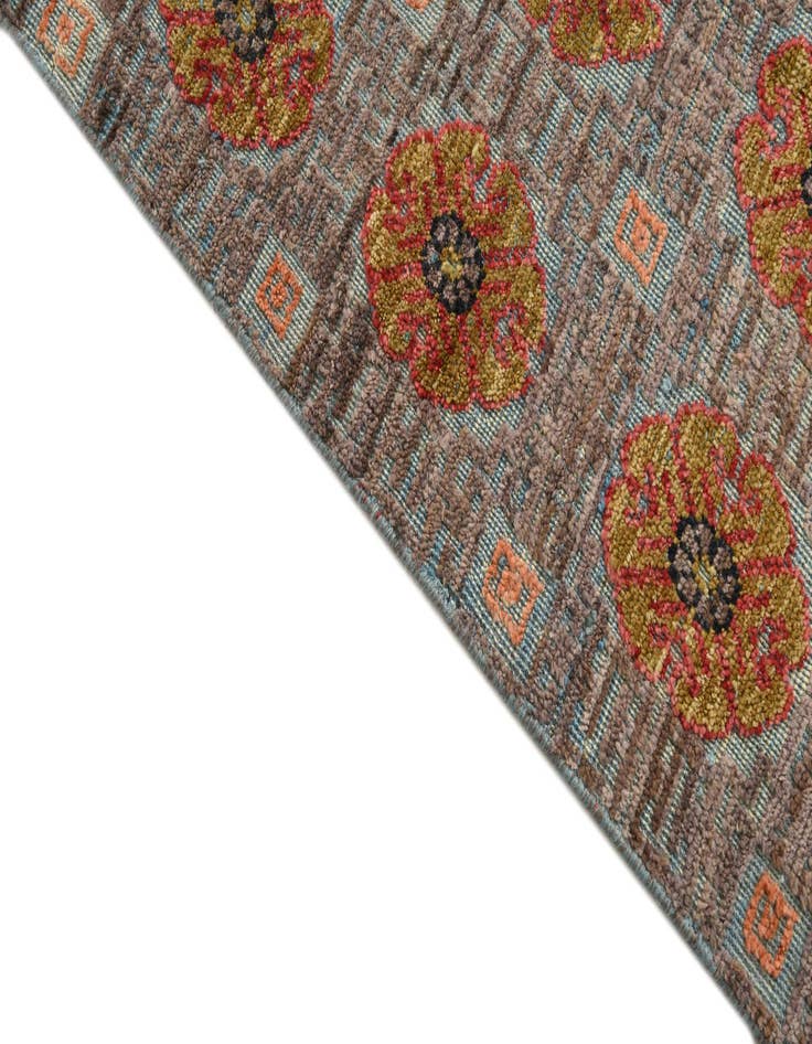 Detail image of  6' 6 x 10' 6  Hand Knotted Darya Wool Rug