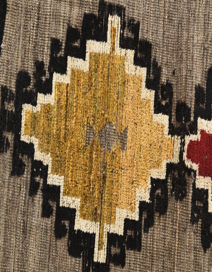 Detail image of  8' x 10' 5  Hand Knotted Darya Wool Rug