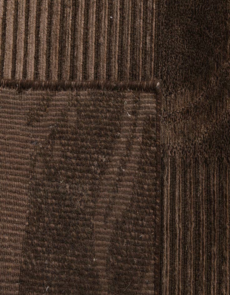 Detail image of  7' 9 x 9' 9  Hand Knotted Darya Wool Rug