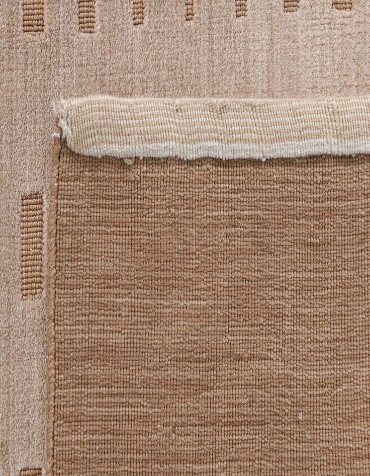 Detail image of  6' 5 x 9' 8  Hand Knotted Darya Wool Rug