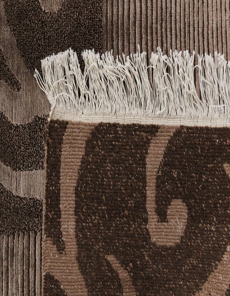 Detail image of  6' 8 x 9' 10  Hand Knotted Darya Wool Rug