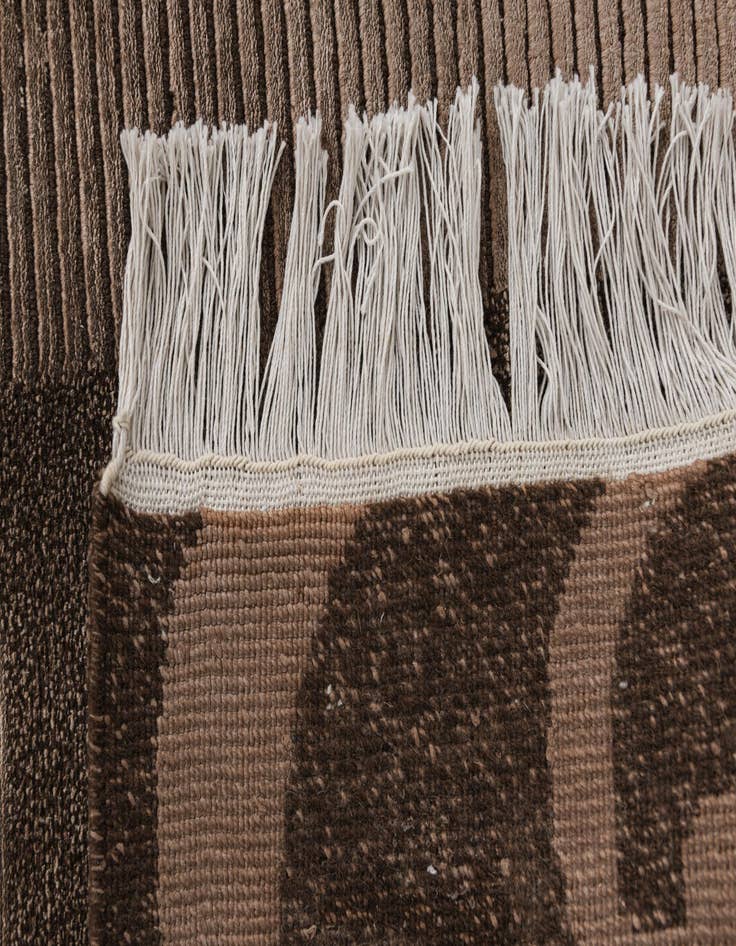 Detail image of  6' 8 x 10'  Hand Knotted Darya Wool Rug