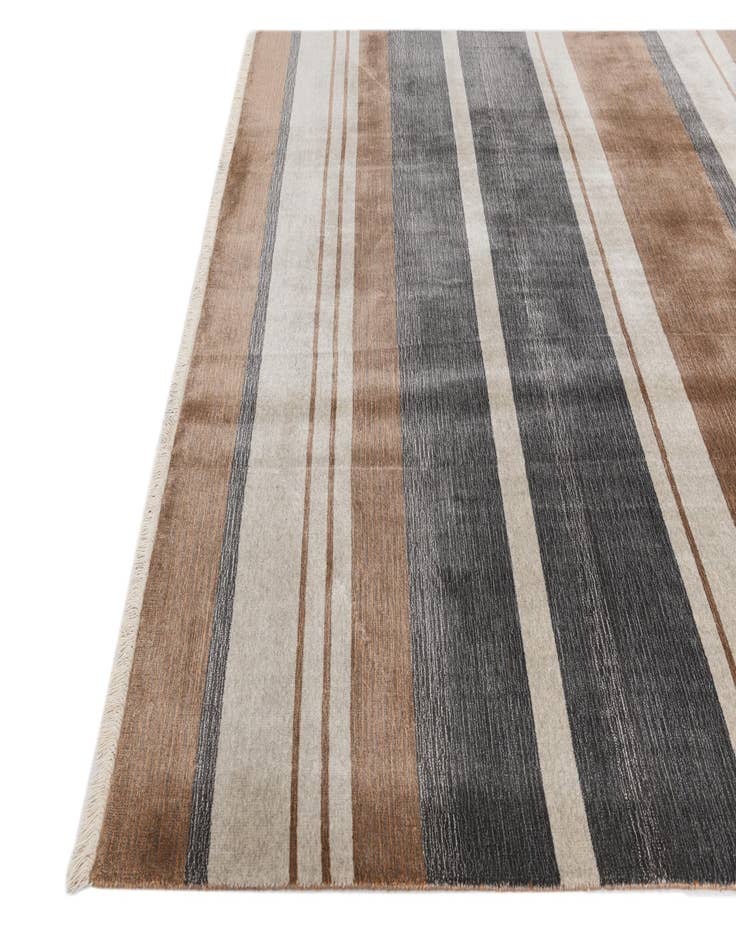 Detail image of  6' 7 x 9' 9  Hand Knotted Darya Wool Rug