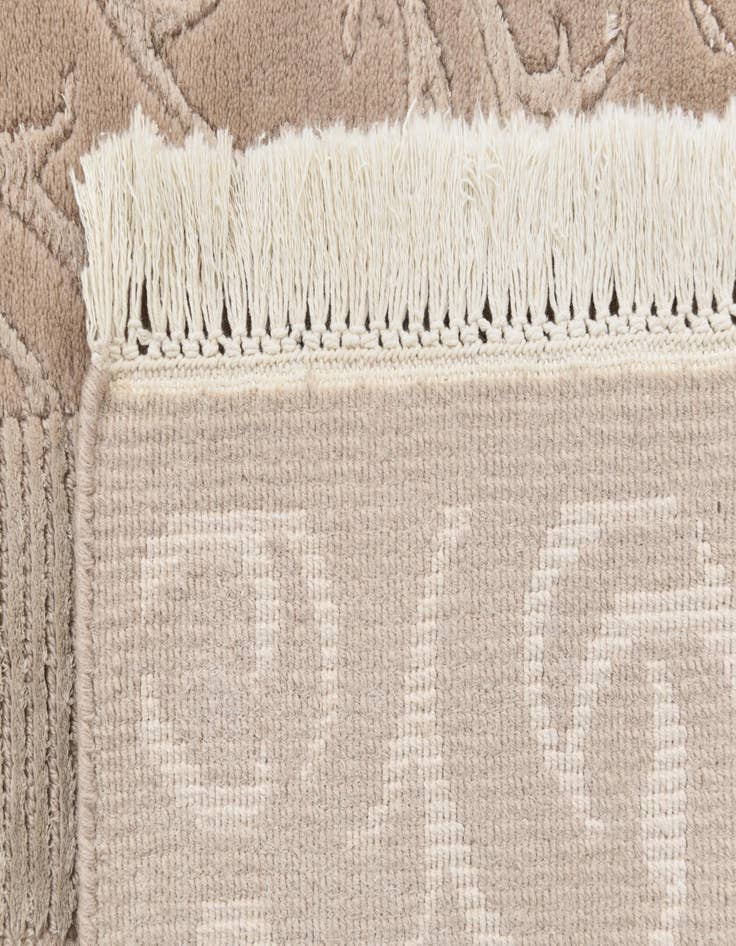 Detail image of  2' 8 x 5' 1  Hand Knotted Darya Wool Rug