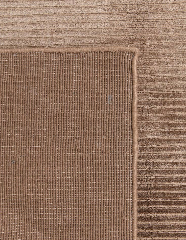 Detail image of  4' 11 x 6' 9  Hand Knotted Darya Wool Rug